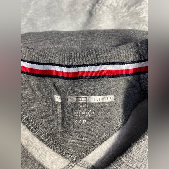 Small Tommy Hilfiger sport fleece crew neck sweatshirt (pants sold separately) - Picture 3 of 5